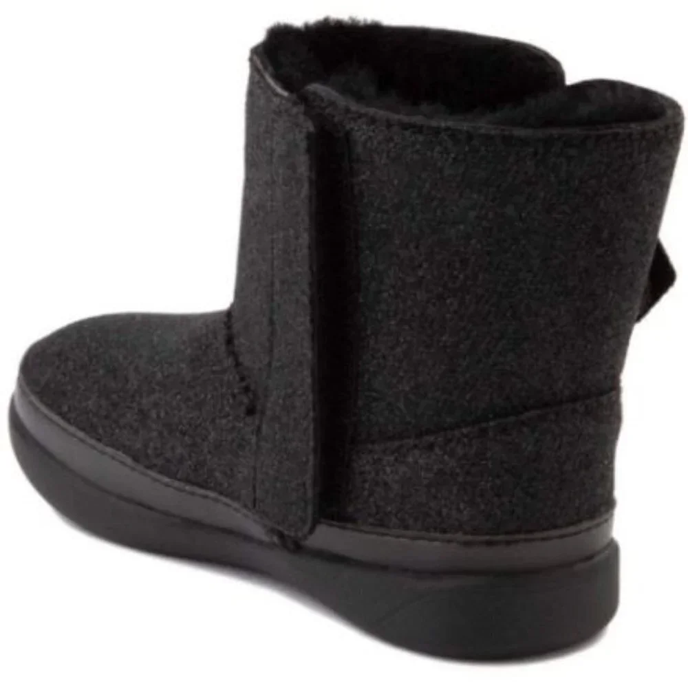 UGG nwt box